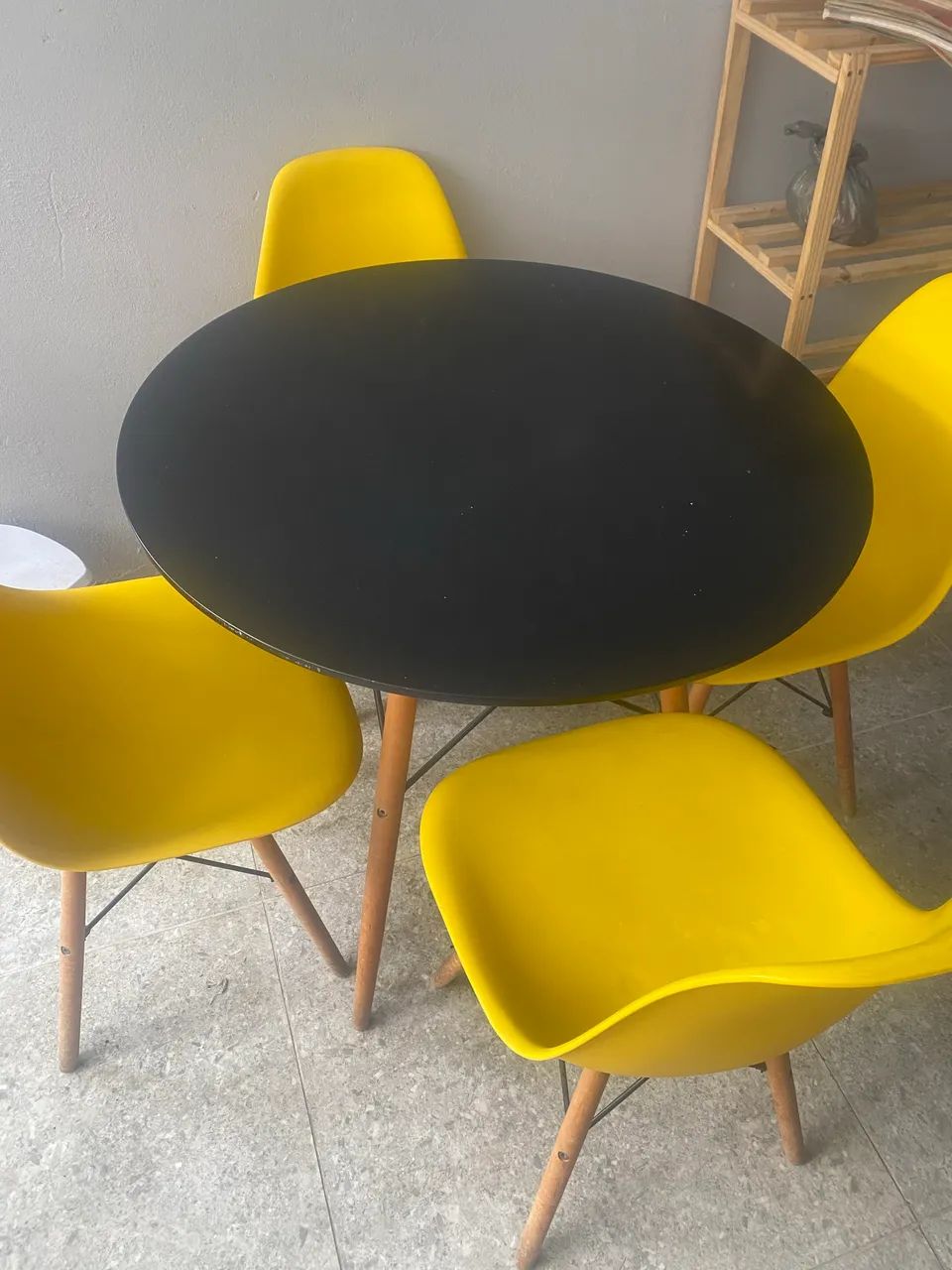 Mesa com 4 cadeiras estilo é praticidade  - Foto 2