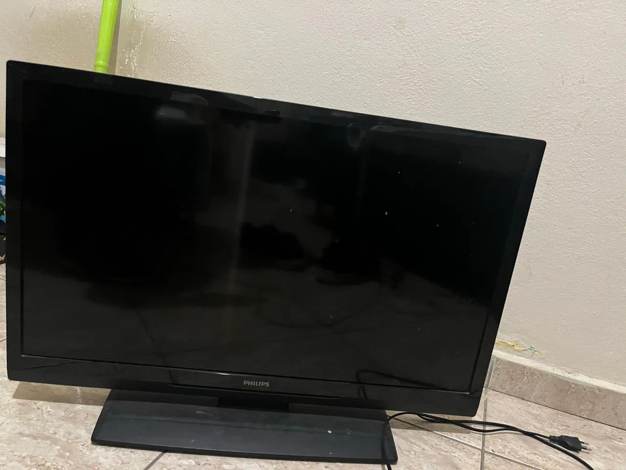 Tv 32 polegadas.  Tudo Funcionando porém desliga sozinha  - Foto 2