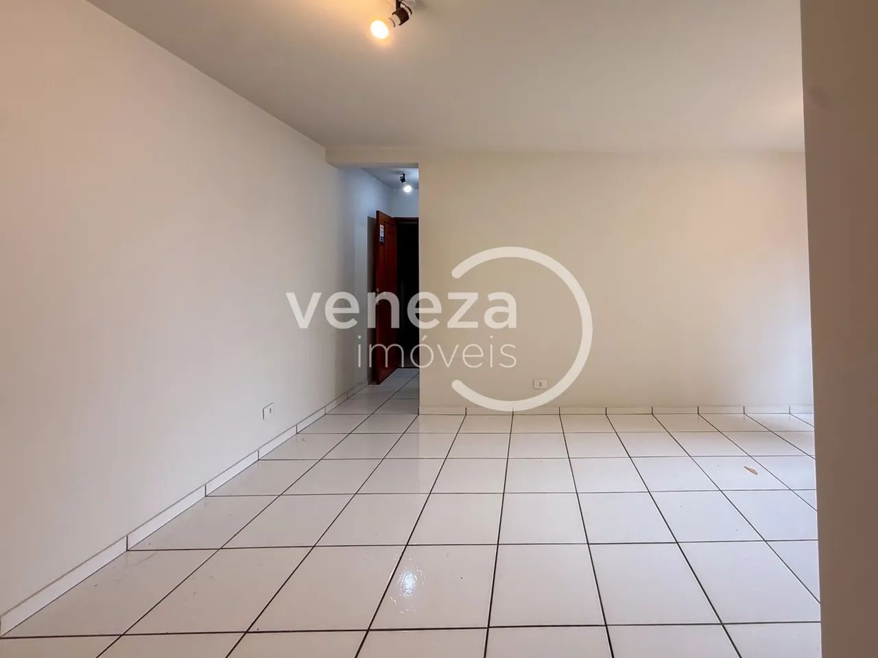 Apartamento para alugar com 3 quartos e 1 suíte no Centro de Londrina - Foto 4