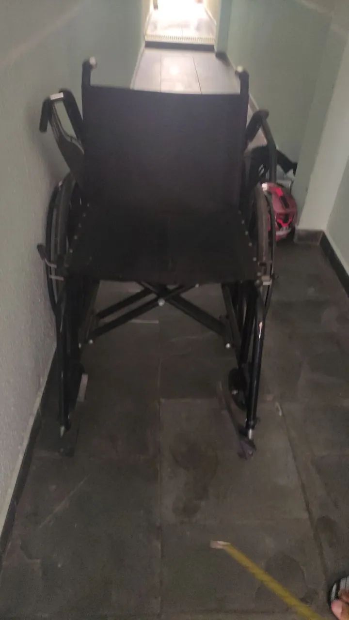 Venda de Cadeira de Rodas  - Foto 4