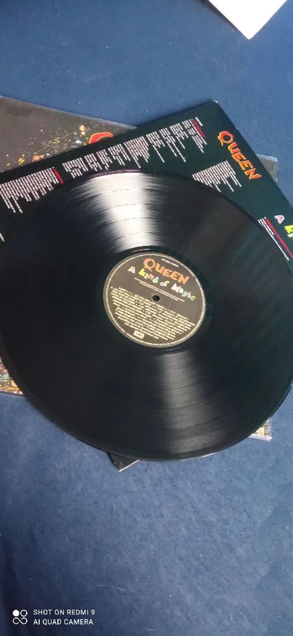 LP Queen a kind of Magic  - Foto 5