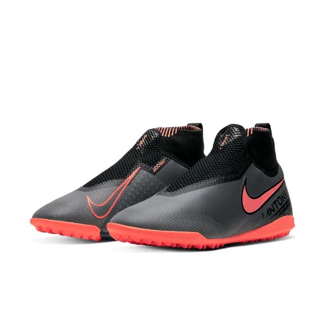 Chuteira de Society Nike React Phantom Vision Pro Dynamic Fit TF Unissex.