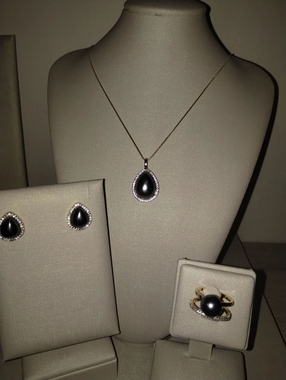 Conjunto de colar brinco e anel Pérola cinza natural - Foto 3