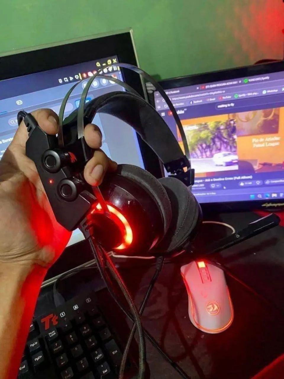 Headset com Microfone - Redragon