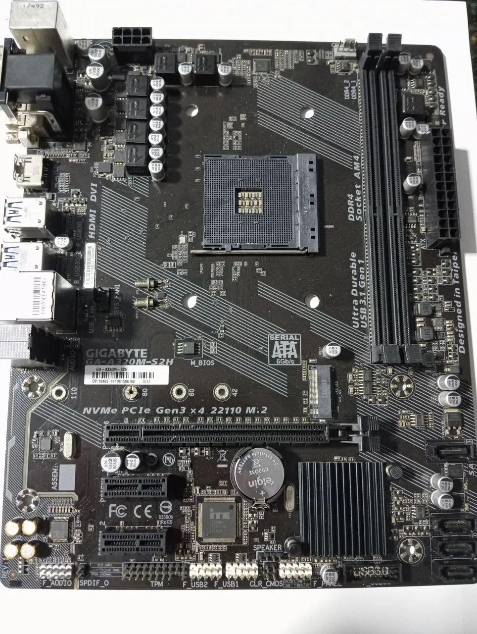 Placa Mãe Gigabyte A320M-S2H AM4 DDR4 S/ESPELHO - Foto 2