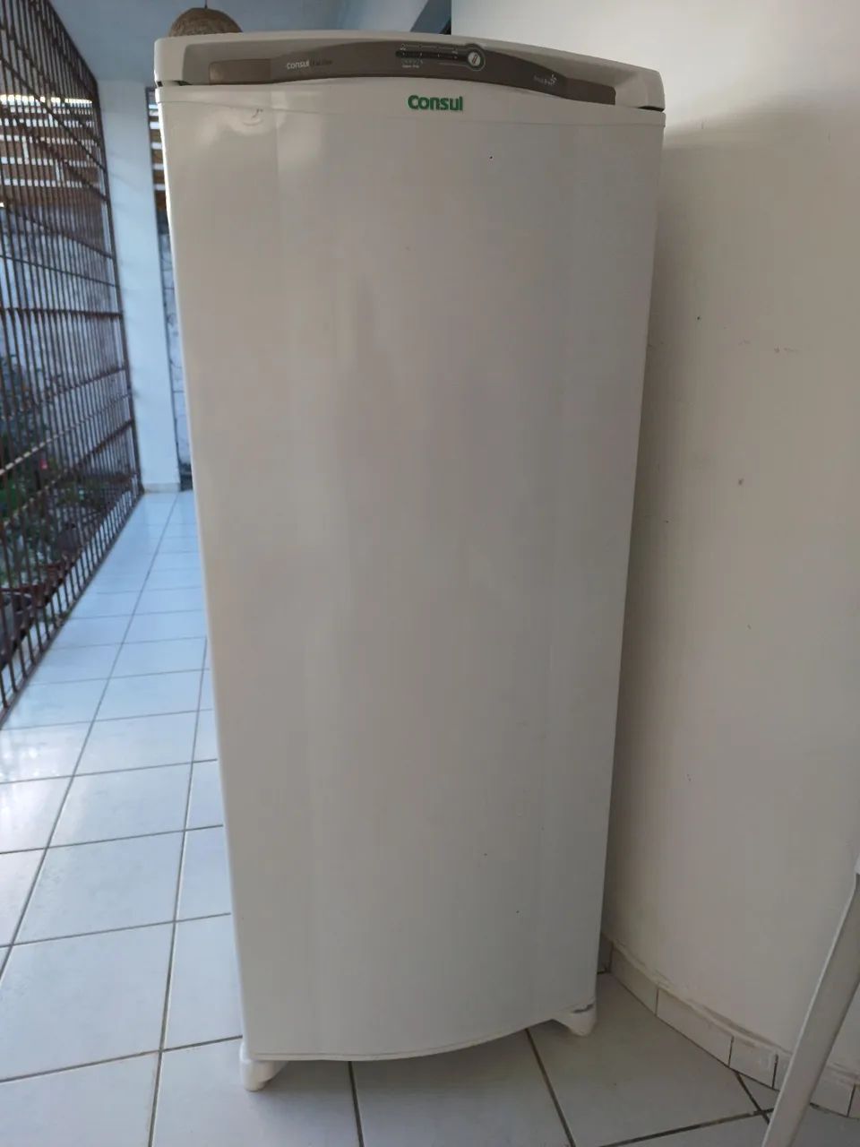 Geladeira frost free 300lts ótimas condições 