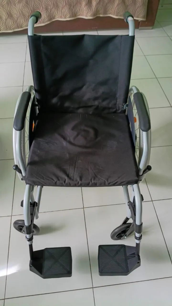 Cadeira de rodas  - Foto 3