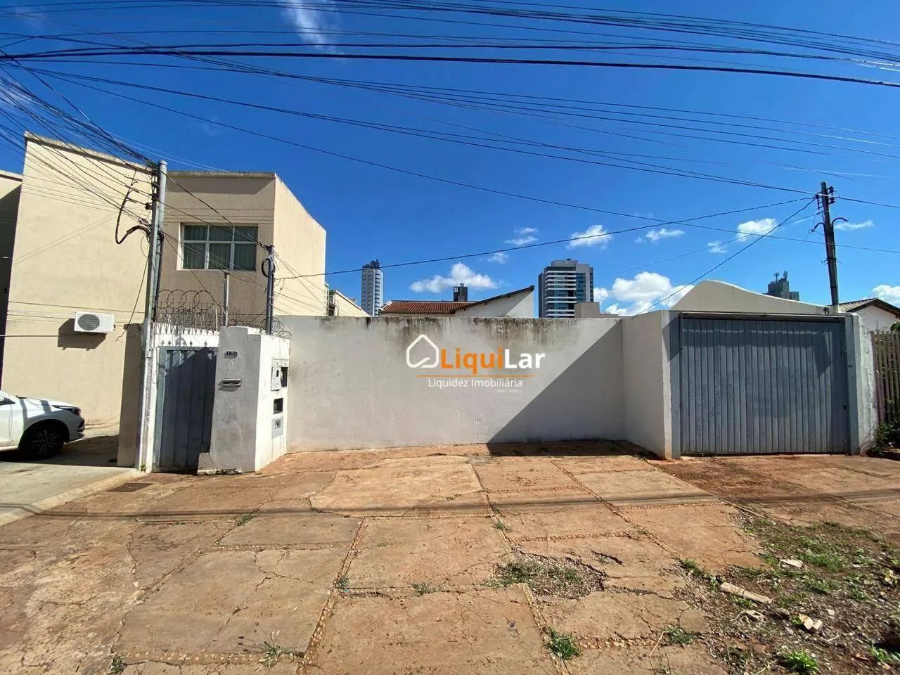 Sobrado Dupla Aptidão Próximo ao Shopping CG