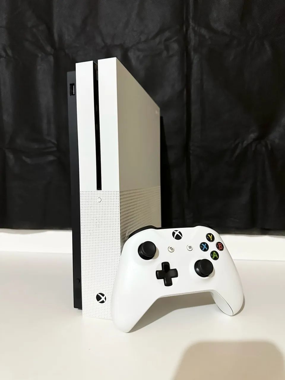 Xbox One S com 1 tera de memória 