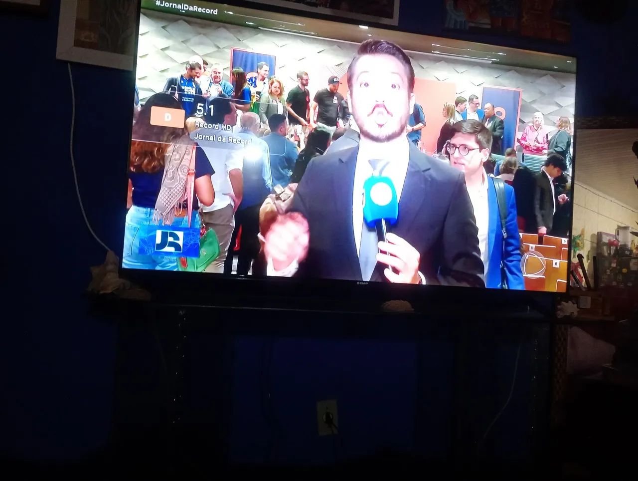 Vendo uma TV