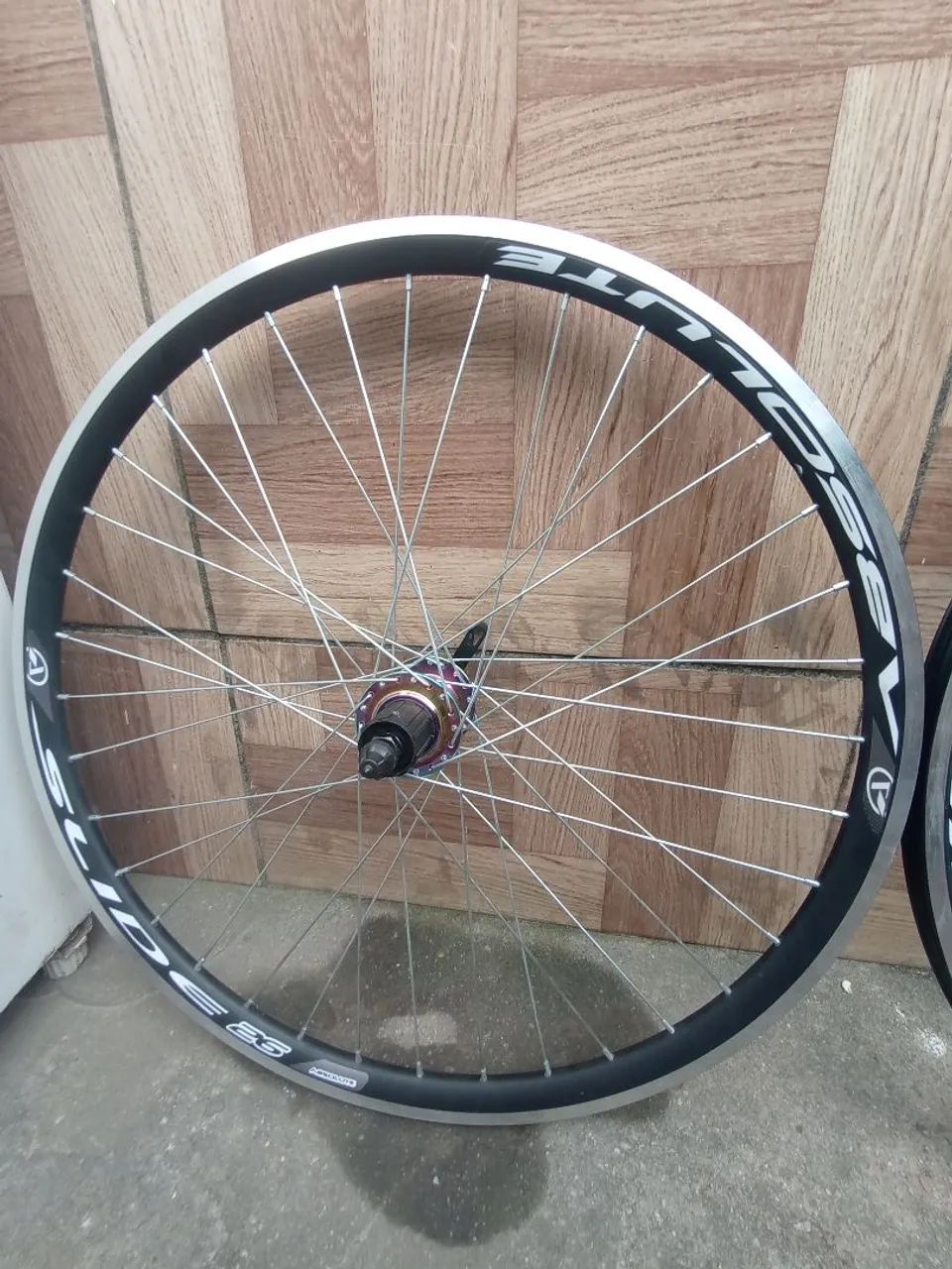par de rodas absolutamente com cubo k7 camaleão  - Foto 3