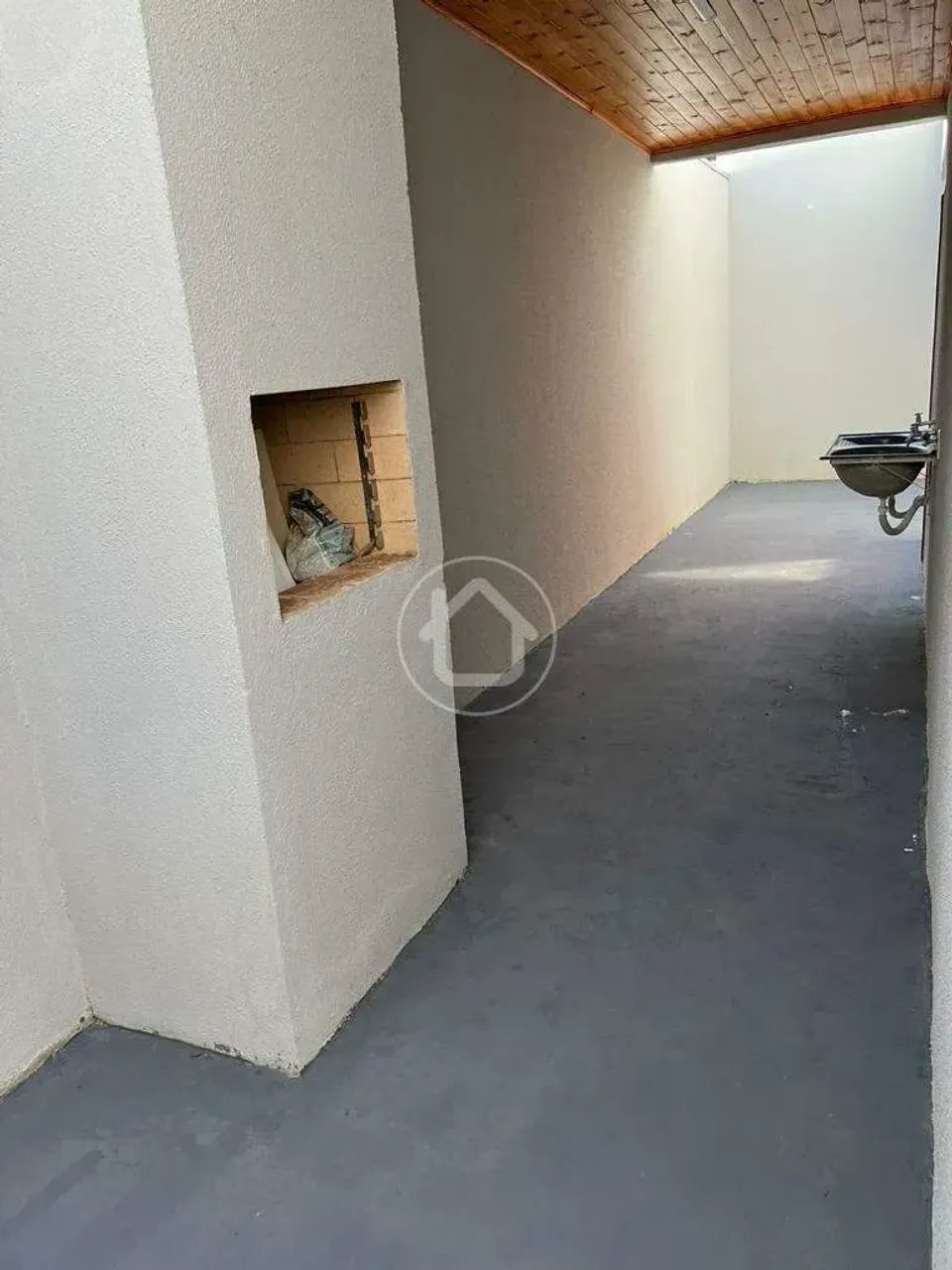 CASA TERREA DE ESQUINA COM APTIDAO COMERCIAL - Foto 5