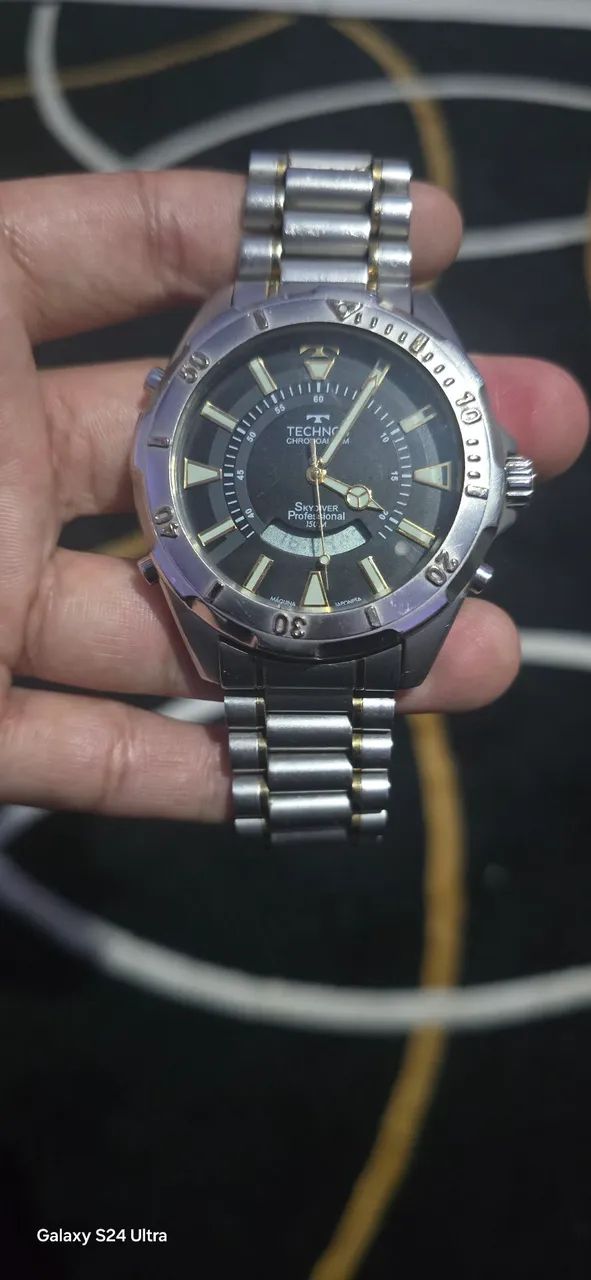 Technos lindo todo original  tudo ok
