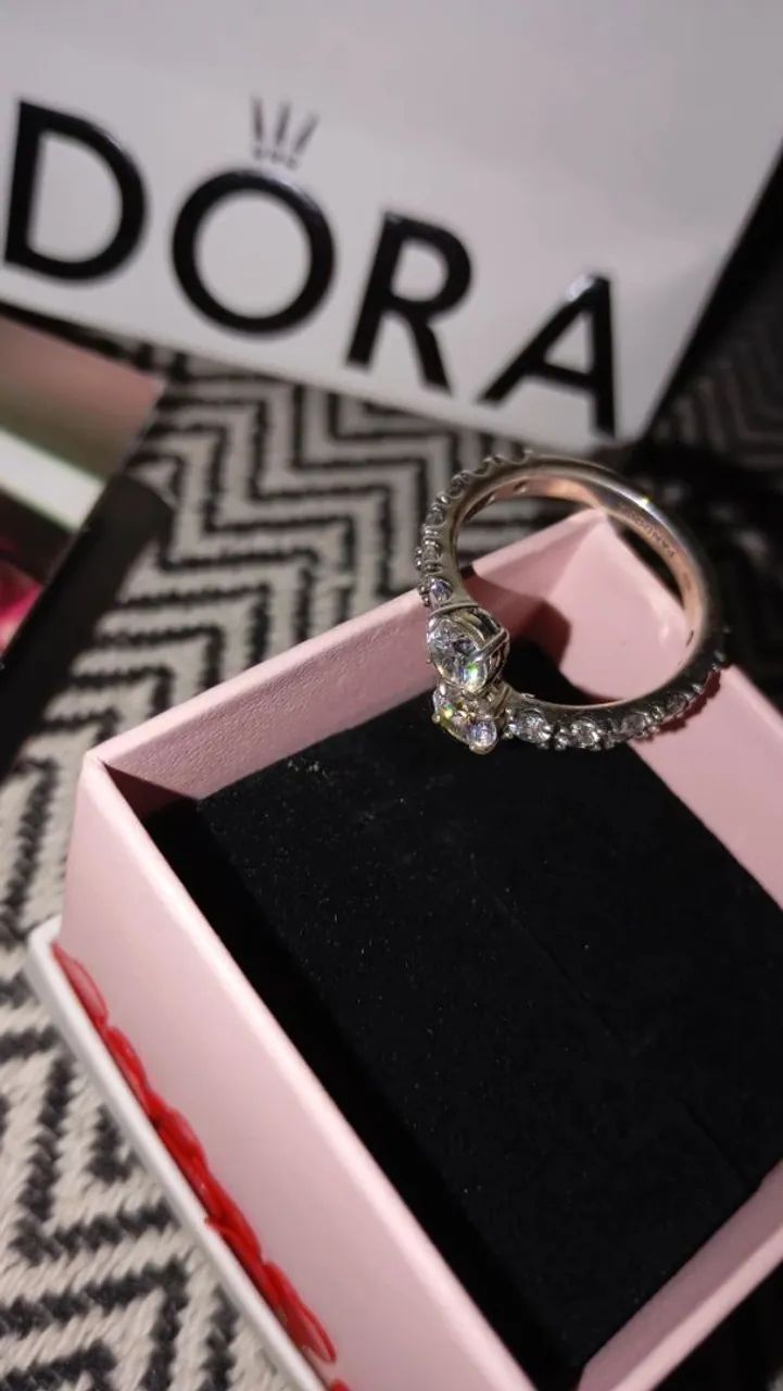 Pandora Sparkling Overlapping Band Ring - Foto 2