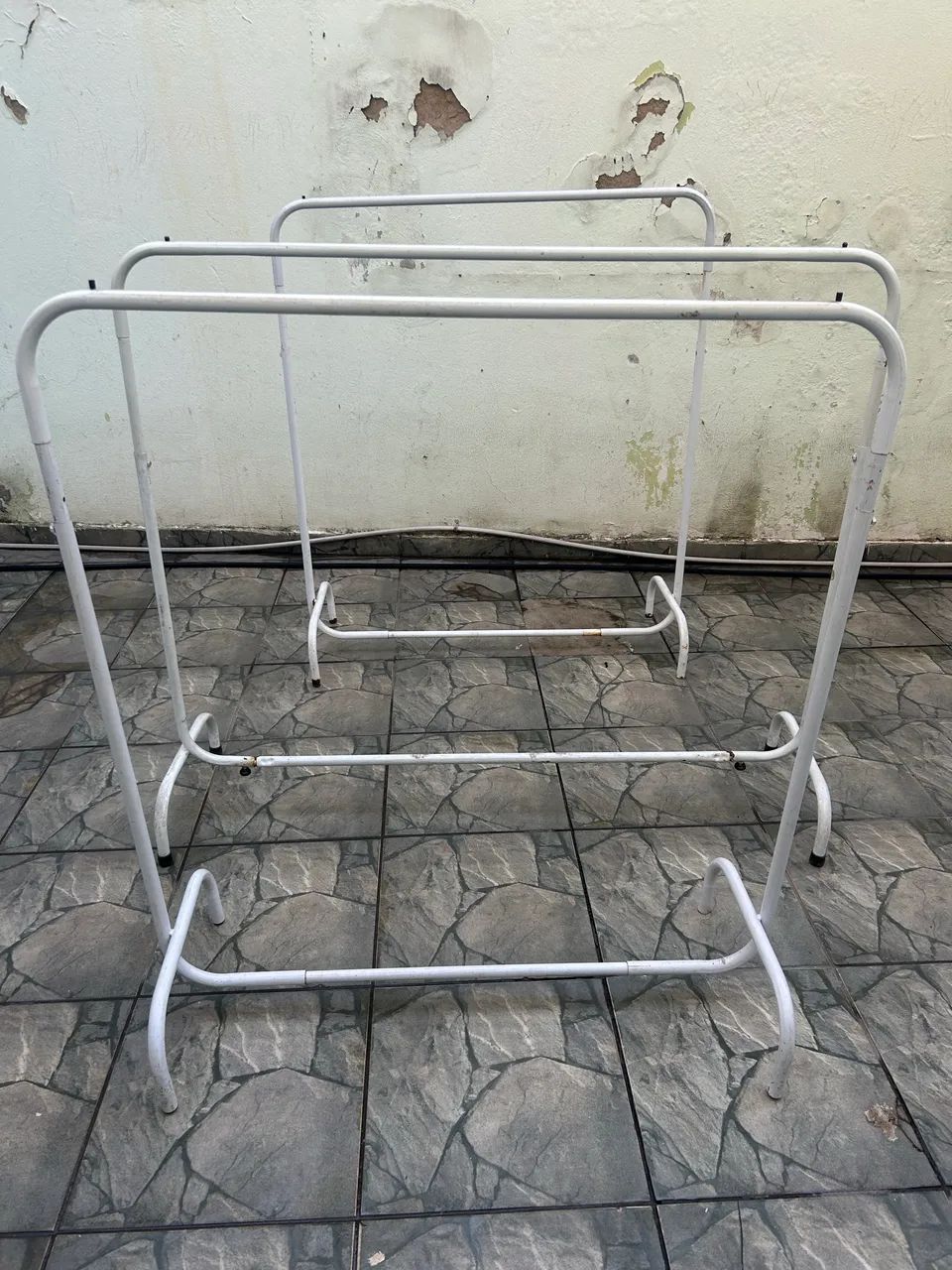Vendo 3 cabideiros arara