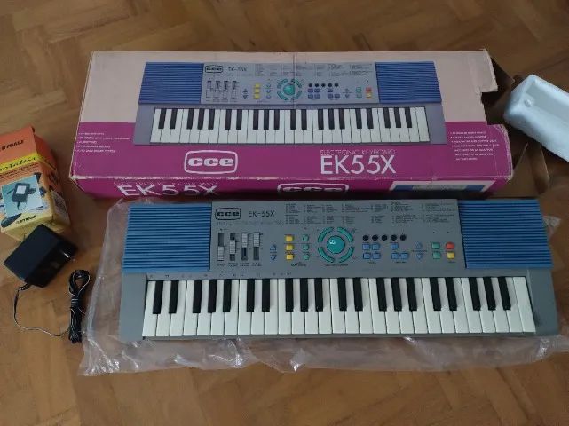 AxCx CDセット Teclado Musical CCE EK55-X 4 oitavas Cinza e Azul na caixa