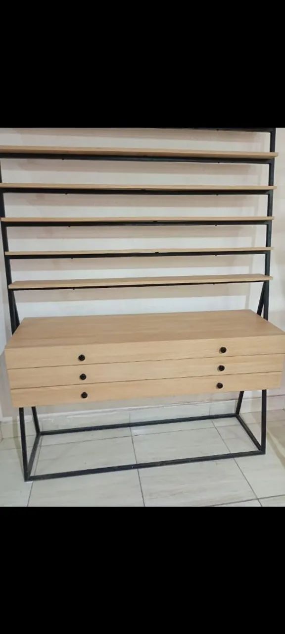 1.700,00 os 2 expositor de moveis