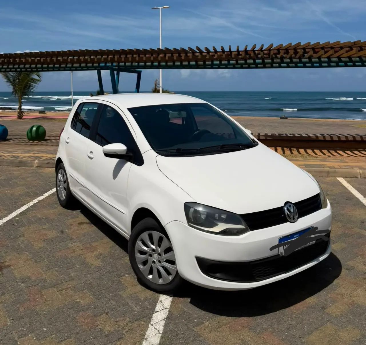 Volkswagen Fox Fox 1.0 Mi Total Flex 8V 5p 2013