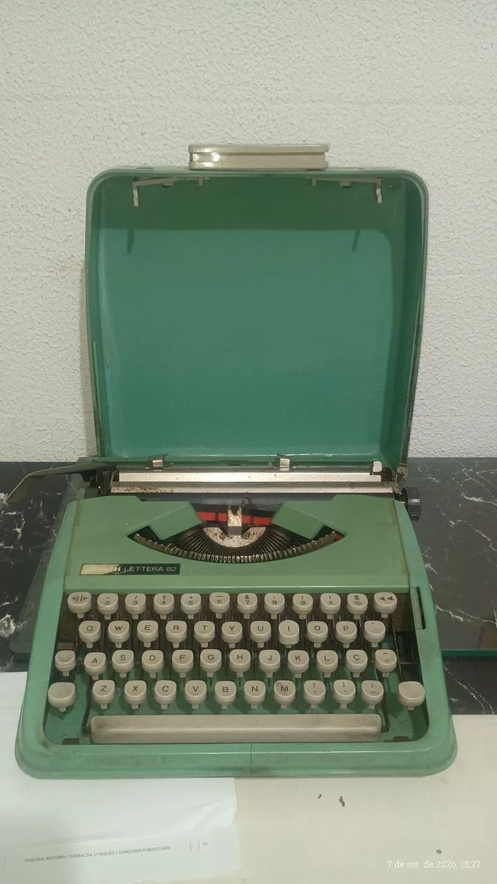 Máquina d escrever clássica