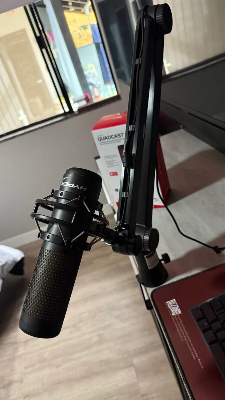 Microfone HyperX QuadCast S RGB com Braço Articulado e Caixa - Foto 2