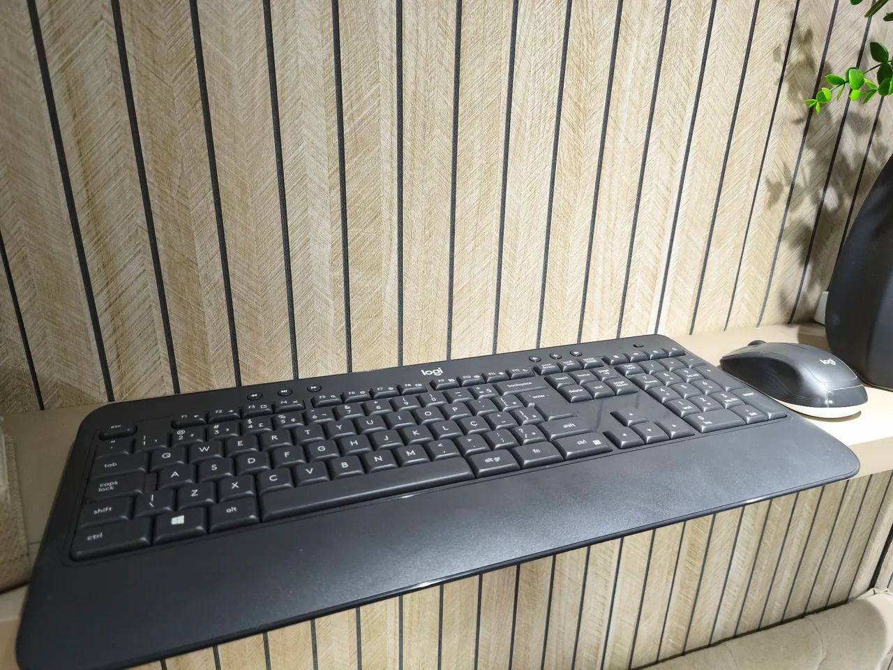 Kit Logitech MK540 Advanced - Teclado + Mouse Sem Fio ABNT2 - Foto 2