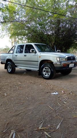 Vendo ou troco hilux 3.0 Diesel 4x4 ano 2004 - Foto 3