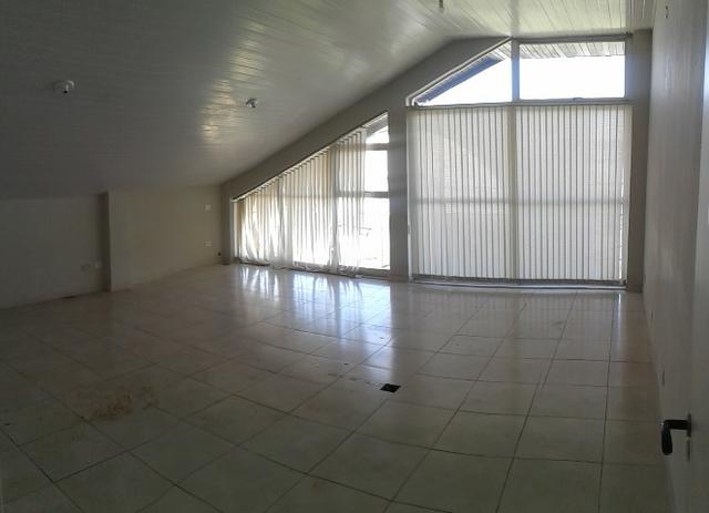 Aluga-se sobrado comercial no Capão da Imbuia - Foto 10