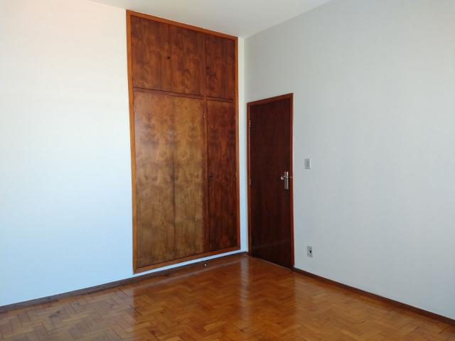 Excelente casa de 05 quartos no carlos prates. - Foto 11