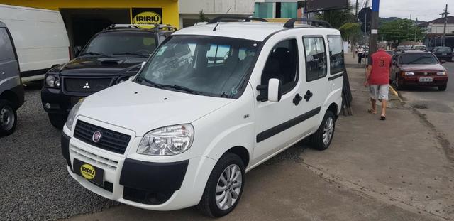 Doblo 1.4 8v Attractive 2016 7 lugares Completa