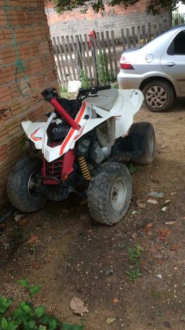 Vende-se quadriciclo