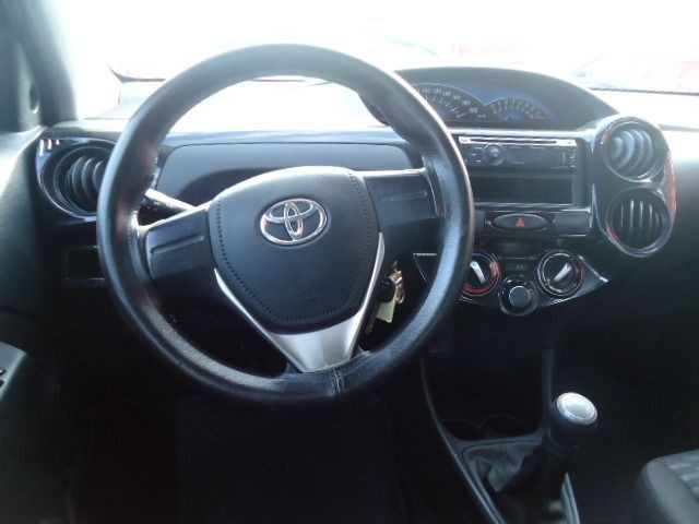 Toyota - Etios Sedan 1.5 X + GNV - Foto 3