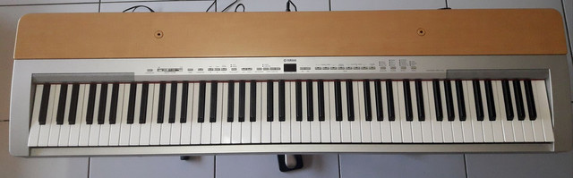 Piano Eletrônico Yamaha P-140