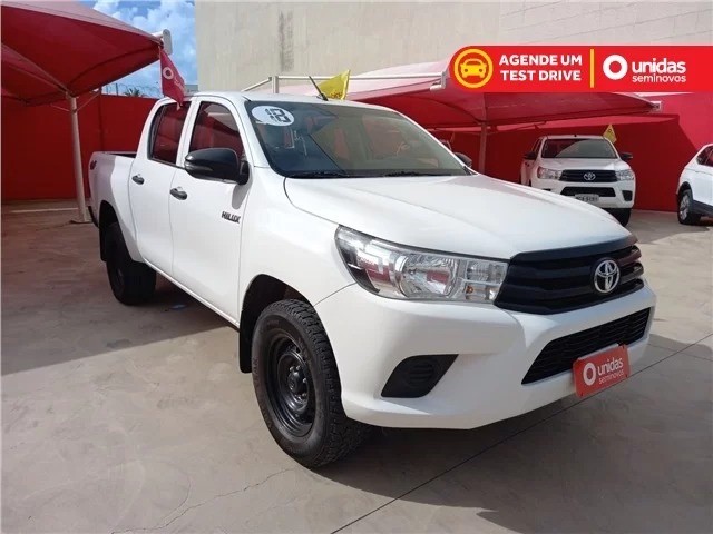 TOYOTA HILLUX 2.8 STD 4X4 DIESEL MT