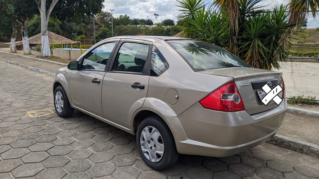 FIESTA SEDAN 1.0 2008 TOP!