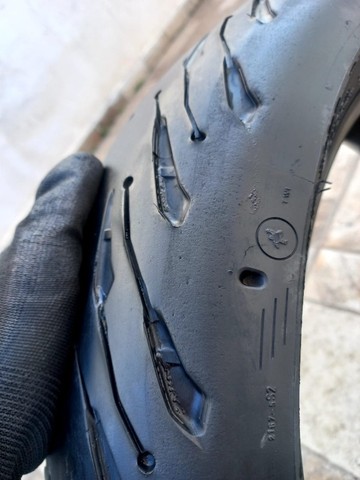 Pneu Michelin Road5 160/60-17 - Foto 3