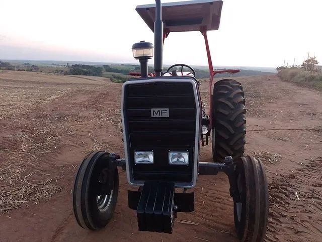 Trator MASSEY FERGUSON 