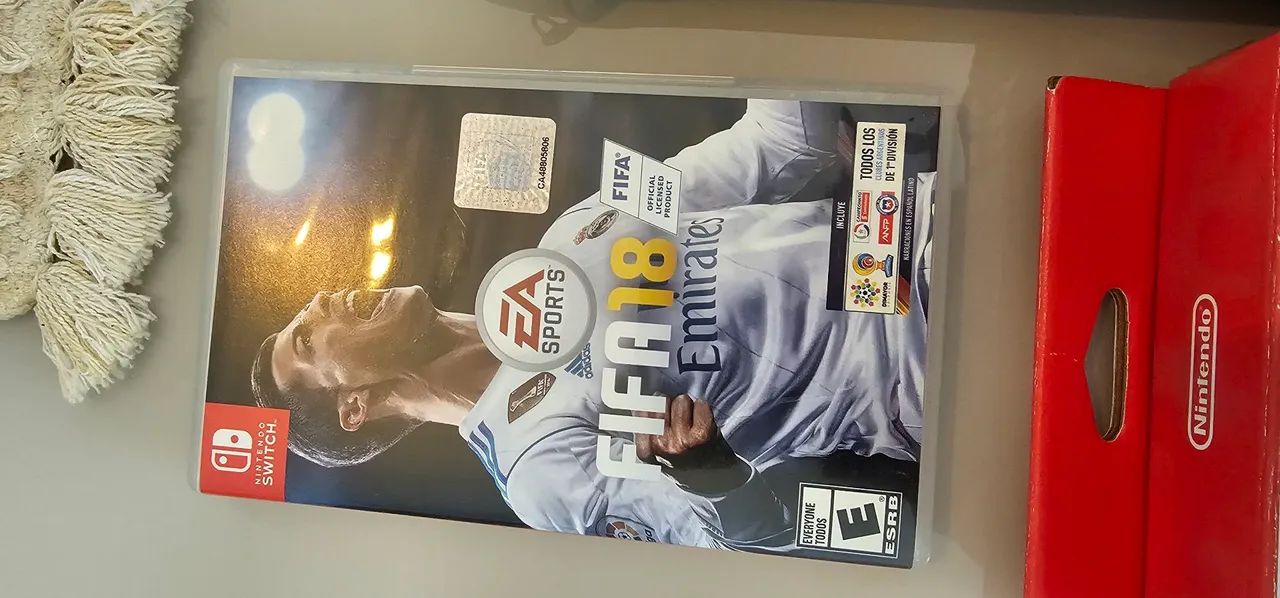Nintendo Switch 2 + Controles Extra + Fifa 18 + Acessórios - Foto 4