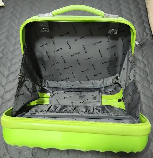 Frasqueira Travel Cool verde claro - Foto 4