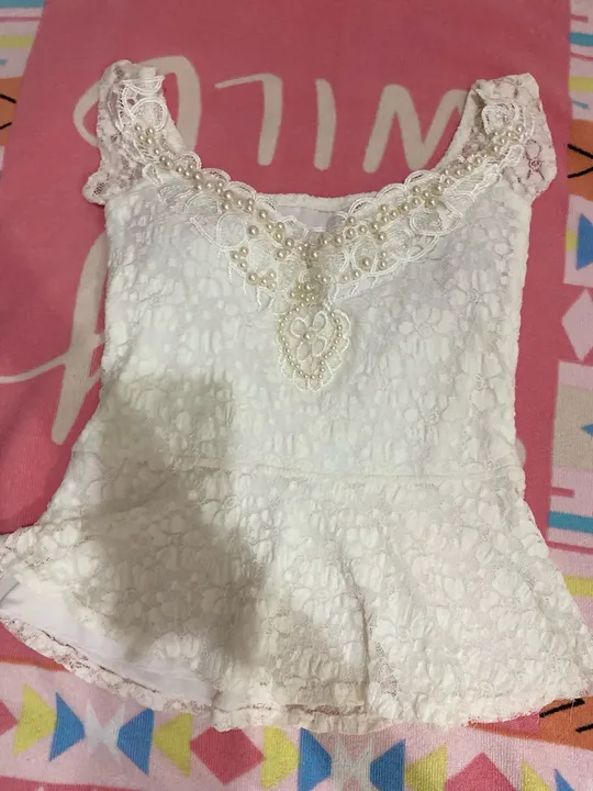Blusa de renda branca feminina