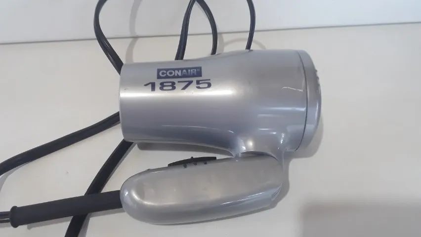 Secador de cabelo Conair mod. 127L 125/250V 1875W dobrável - Foto 3