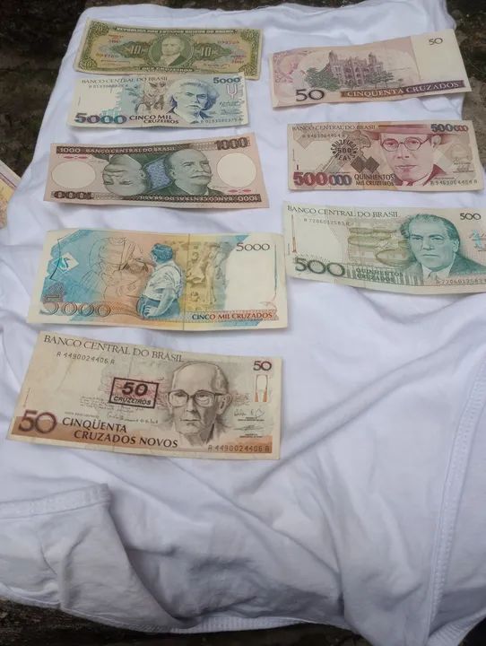 Vende se notas antigas 