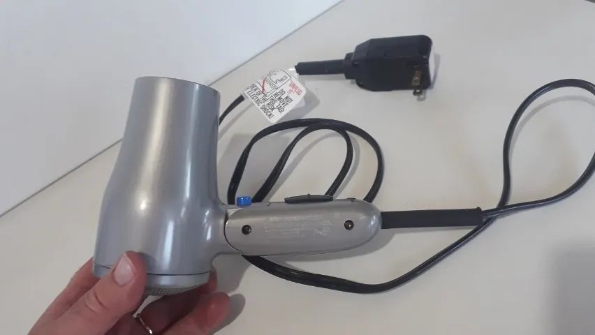 Secador de cabelo Conair mod. 127L 125/250V 1875W dobrável - Foto 2