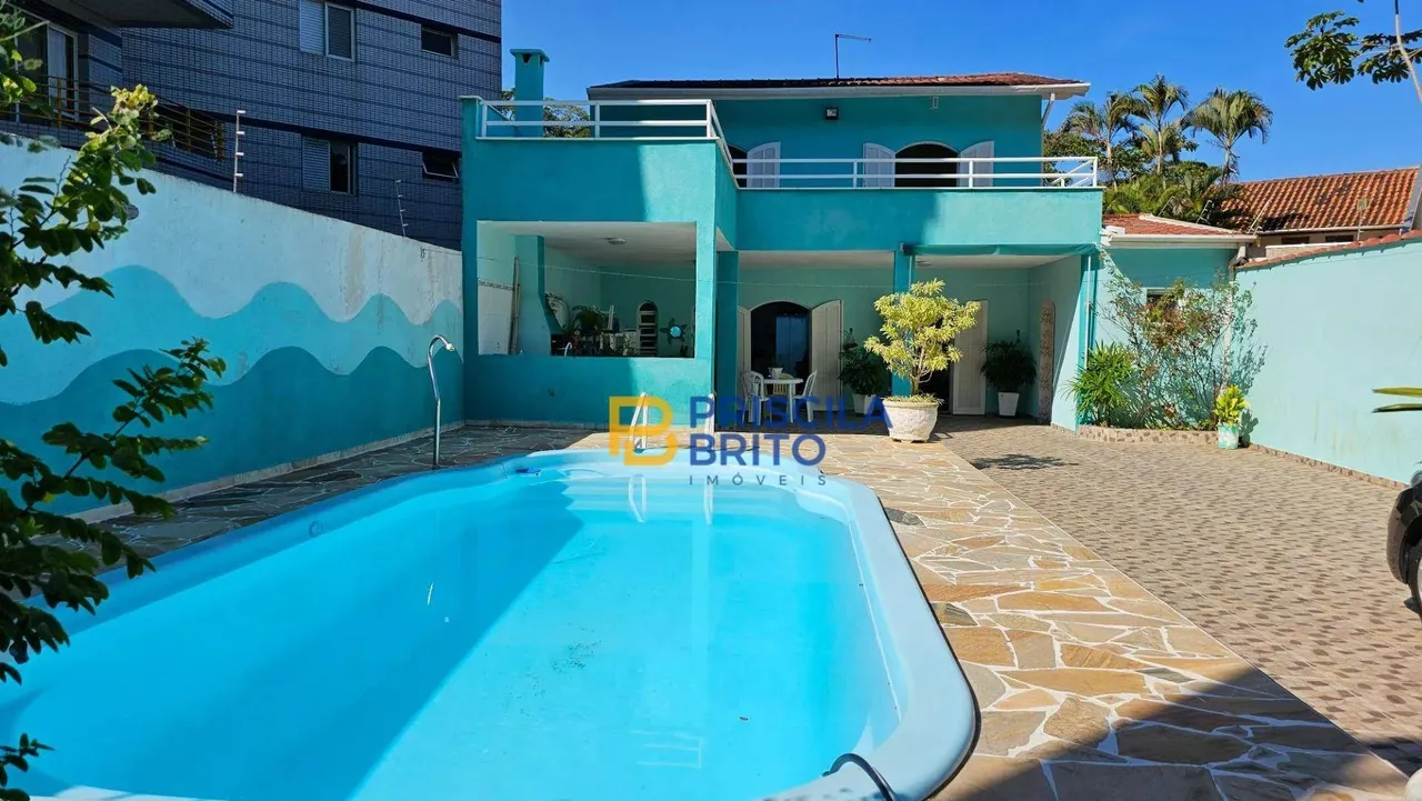 Sobrado com piscina e com 4 dormitórios à venda, 260 m² por R$ 750.000 - Cocanha - Caragua