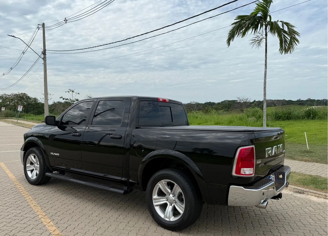RAM CLASSIC LARAMIE 5.7 4x4 AUT. 2023 - Foto 5