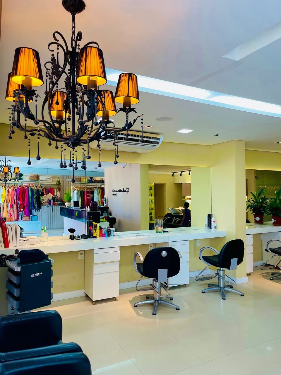 Salão e barbearia na cidade dos funcionários aluga cadeiras para cabeleireiros e barbeiros - Foto 3