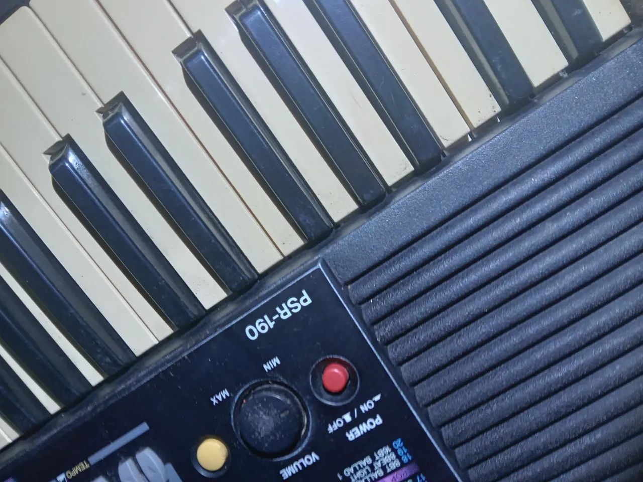 Teclado Yamaha PSR-190 - Foto 2