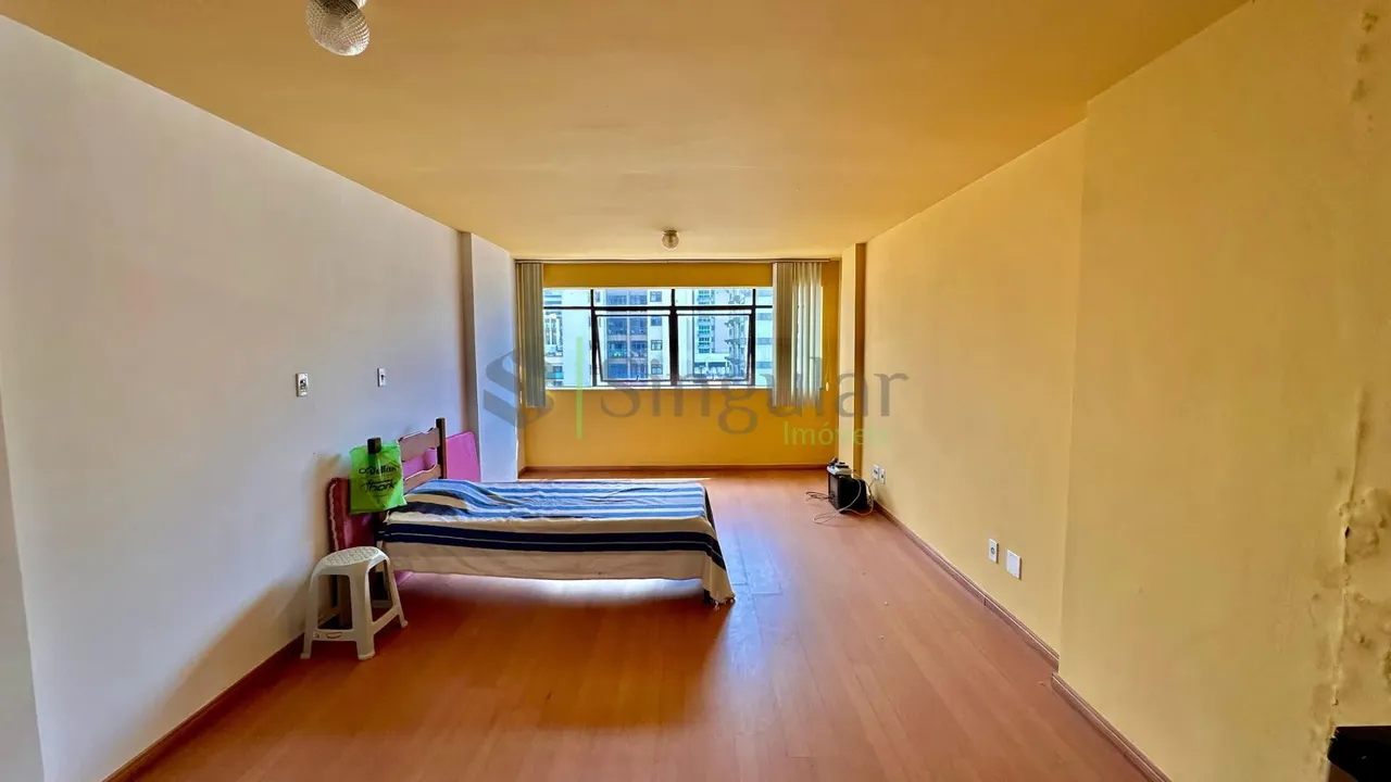 Studio no Centro de Juiz de Fora com 50m², excelente localização na rua Oscar Vidal