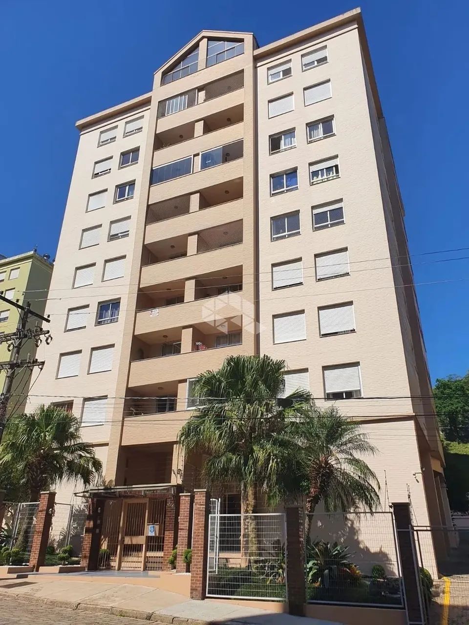 APARTAMENTO SEMIMOBILIADO DE 03 DORMITÓRIOS NO BAIRRO NOSSA SENHORA DE LOURDES EM CAXIAS D