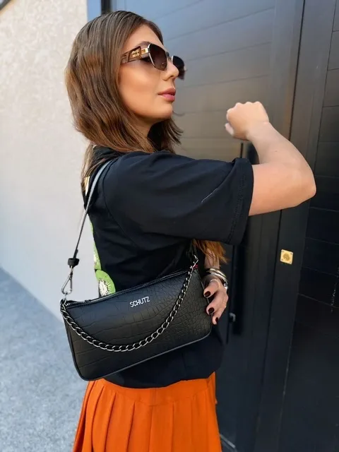 Bolsa Schutz Preto com Alça de Corrente