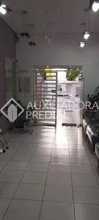 Amplo Sobrado de 194m² com 4 Vagas - Excelente Oportunidade no Centro - Foto 2